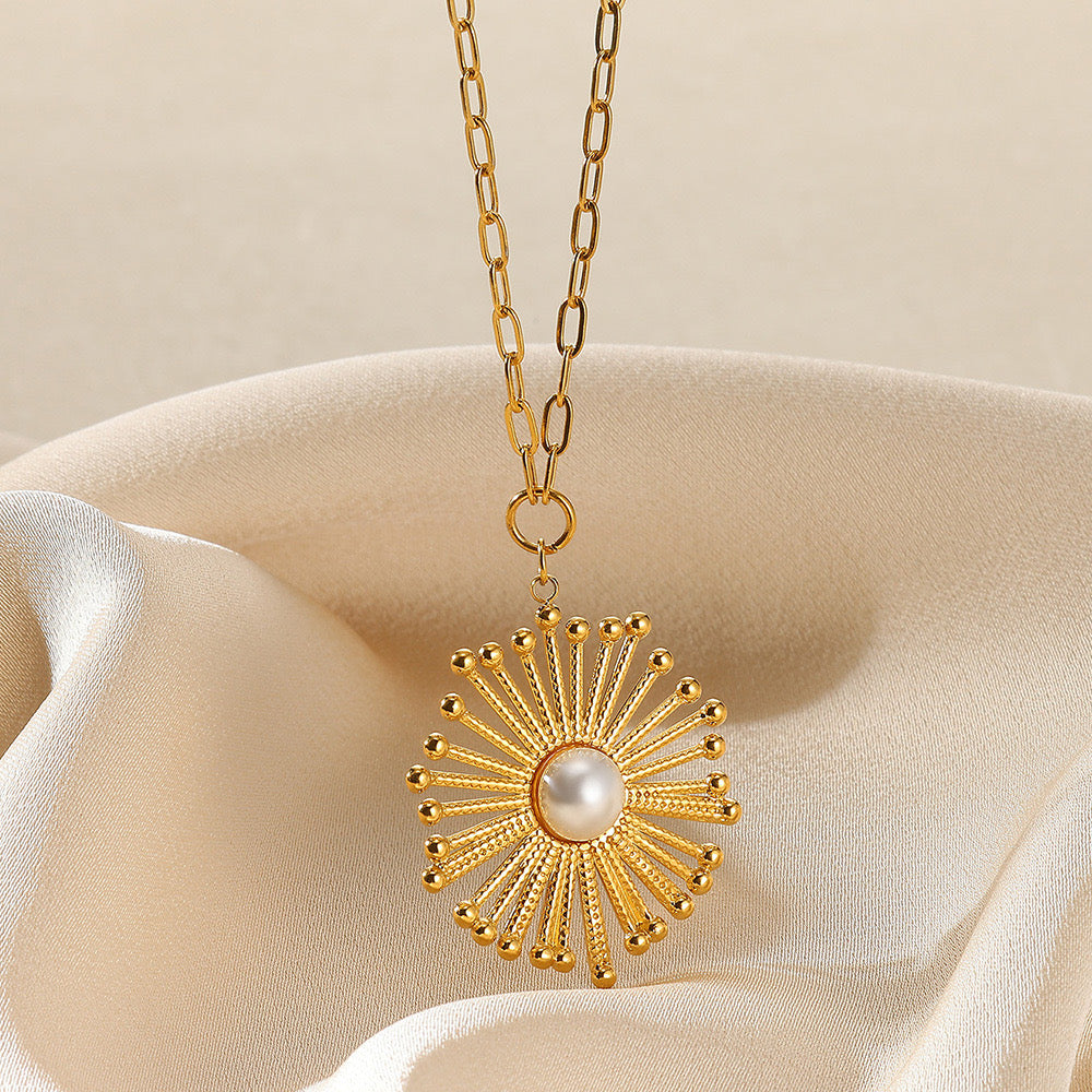 Alba Necklace